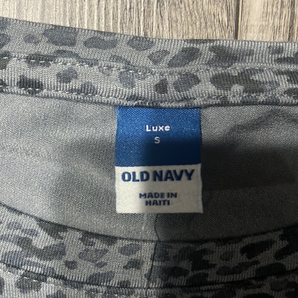Old Navy Womens Luxe Shirt - Picture 2 of 4